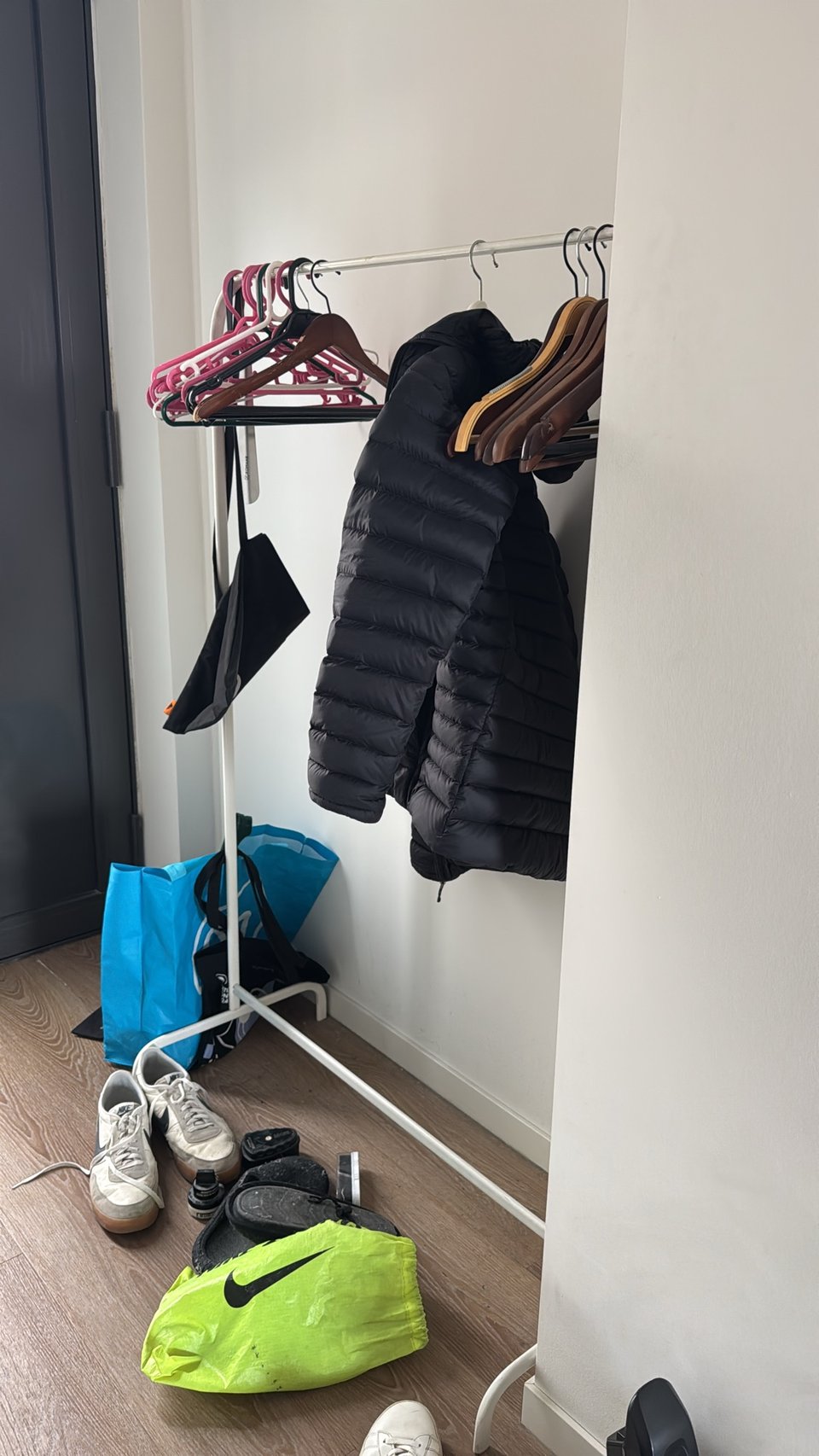 Cloth hanger
