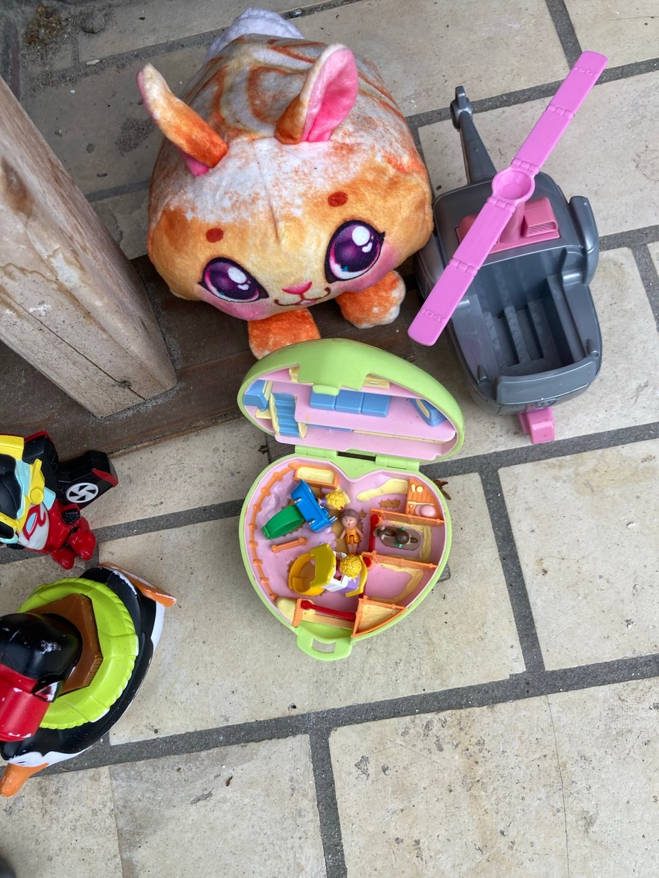 Polly Pocket (amongst others).