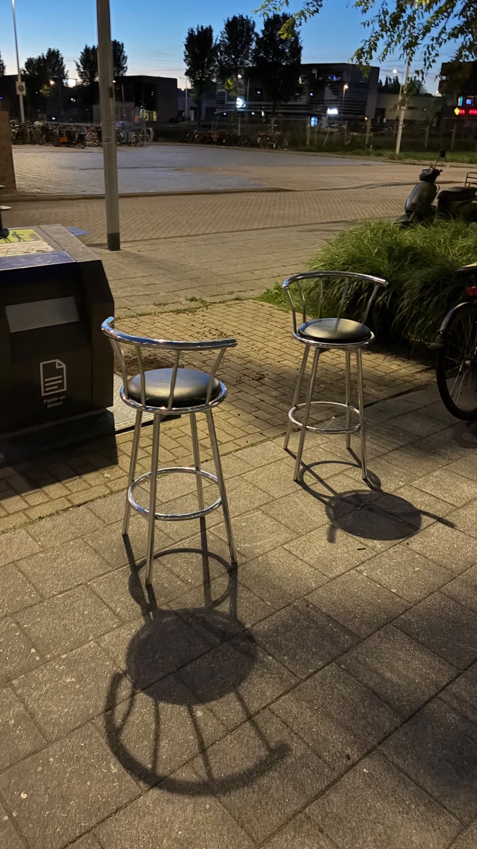 2 barkrukken
